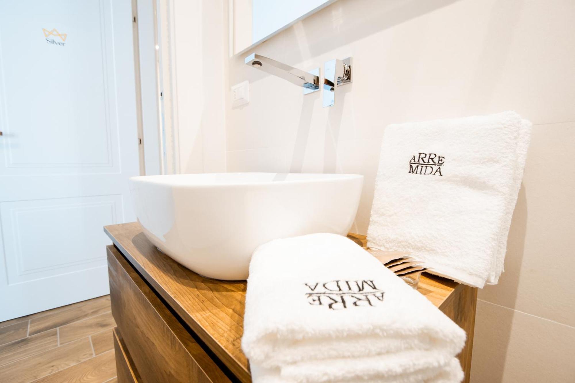 Arre Mida Hotel Бари Екстериор снимка